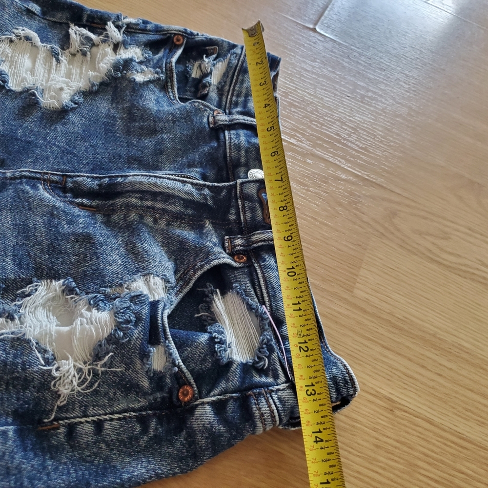 American eagle size 4 distressed shorts ripped dark wash denim - Picture 3 of 5